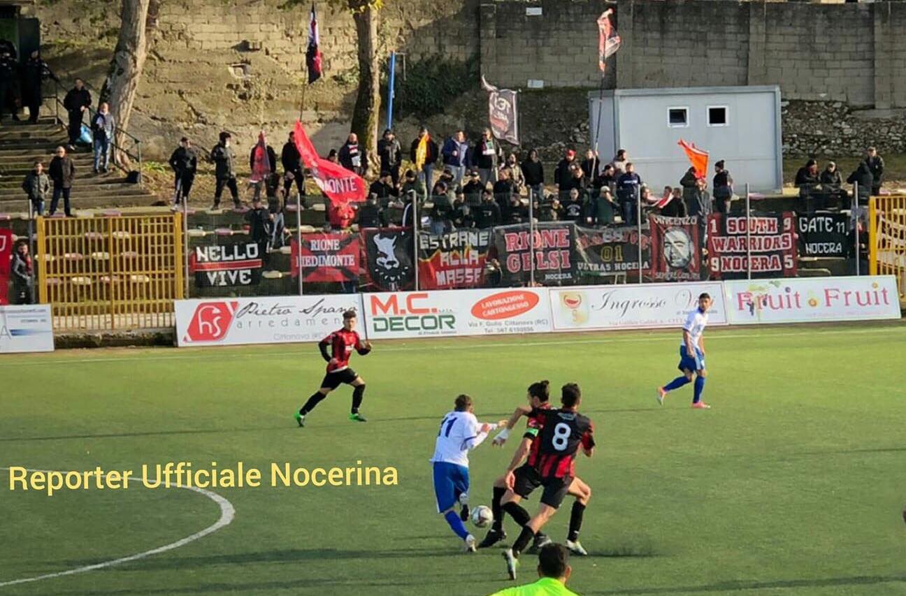 cittanovese Nocerina tifosi molossi