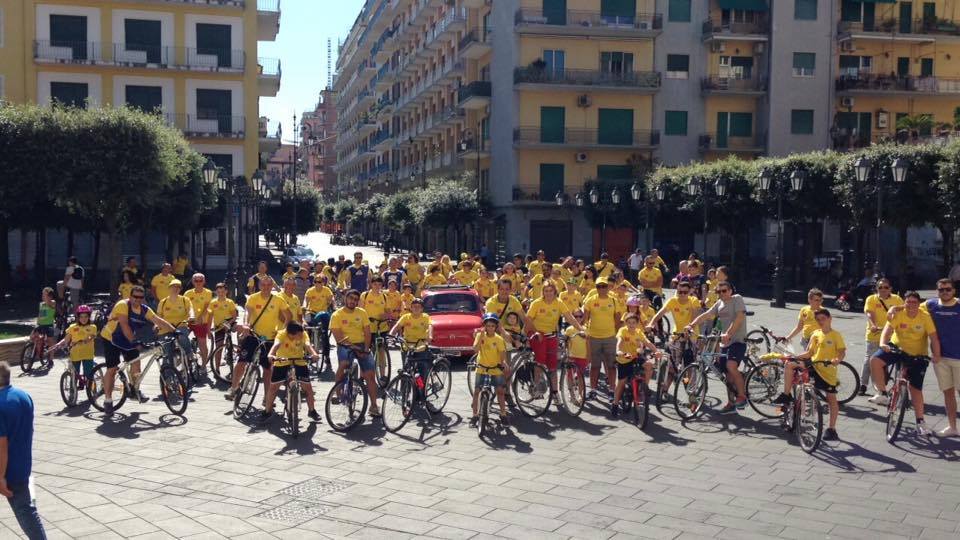 La sosta di Bicicalesando in piazza Municipio