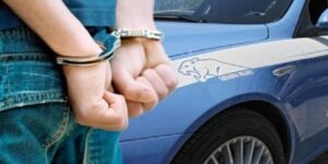 Richiedeva continuamente denaro alla madre, arrestato un uomo a Nocera Inferiore