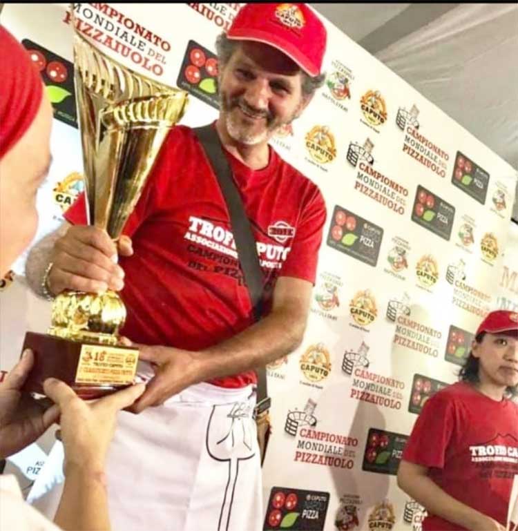 Il maestro Salvatore Iorio Il maestro Salvatore Iorio