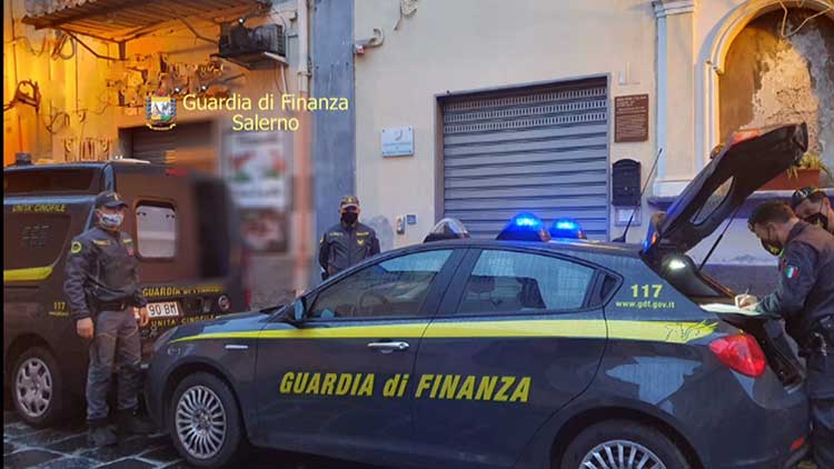 La dama del crack nel mirino della Guardia di Finanza