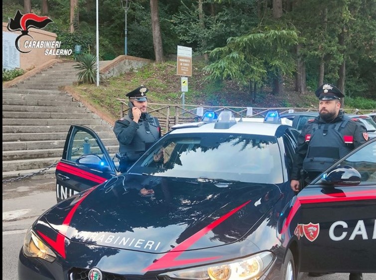 carabinieri auto telefono