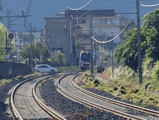 auto passaggio a livello nocera sup
