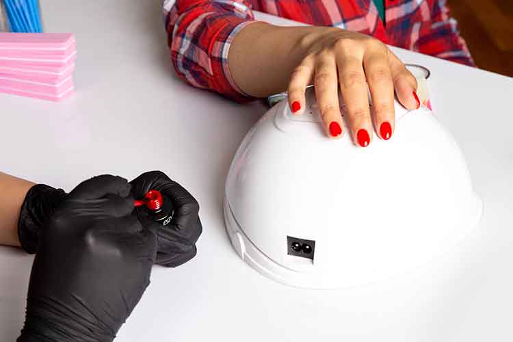 Applicazione gel per unghie