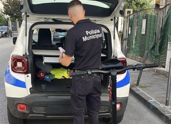 Nocera Inferiore, controlli e sanzioni sui monopattini elettrici irregolari