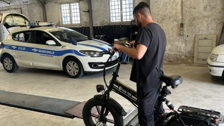Nocera Inferiore, la Polizia Locale sequestra bici elettriche irregolari